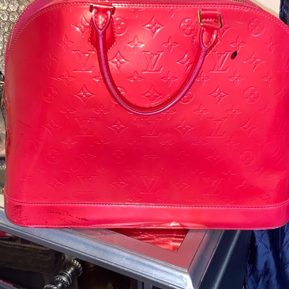 Louis Vuitton Vintage Pink Vernis Alma Handbag - Picture 3 of 8